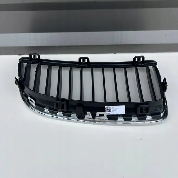 BMW 3 E90 E91 Radiator Grille 51137120009 image 4