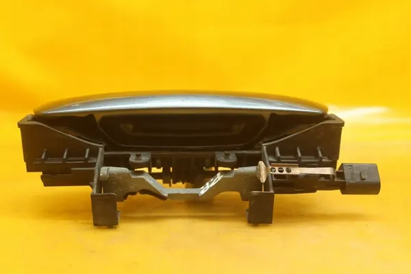 Etumainen oikea ovenkahva Audi A8 D3 image 3