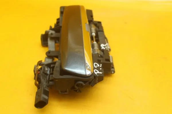 Etumainen oikea ovenkahva Audi A8 D3 image 4