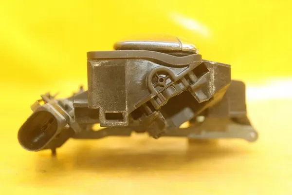 Etumainen oikea ovenkahva Audi A8 D3 image 5