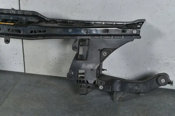 MERCEDES VITO 2 Främre Förstärkning A6398800003 OEM image 5