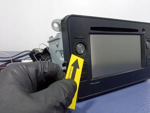 Pioneer AVIC-F9310BT Radio OEM Ambit-985027-AVIC-F9310BT image 10
