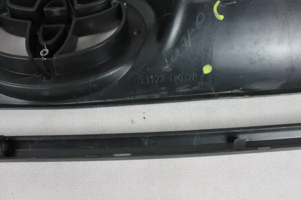 Front Bumper Grill Toyota Hilux image 4