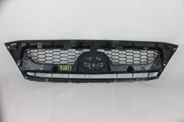 Front Bumper Grill Toyota Hilux image 5