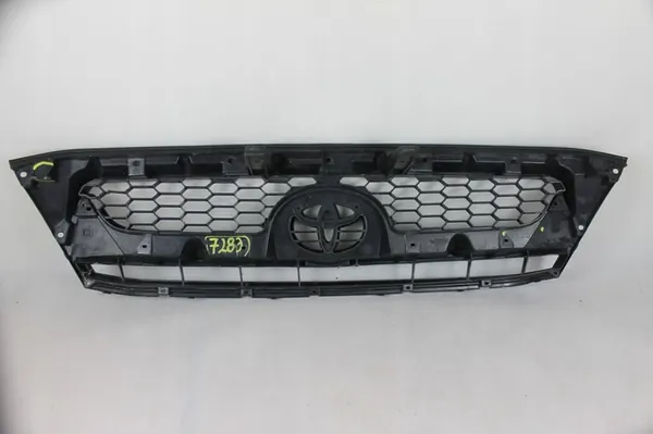 Front Bumper Grill Toyota Hilux image 6