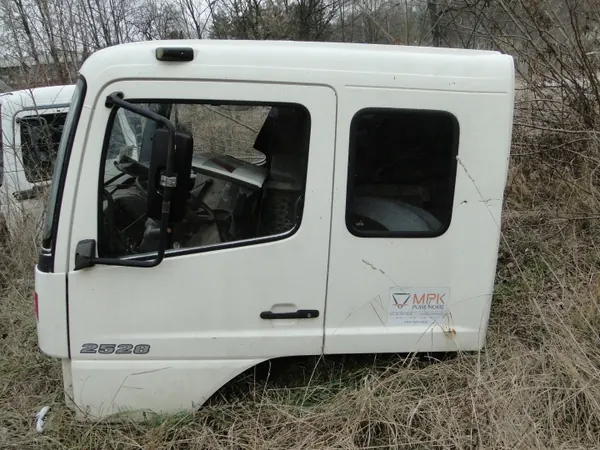 Mercedes Atego Cabine OEM 1234 - Gebruikte staat image 2