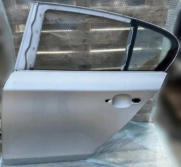BMW E87 Linker Achterdeur OEM TITANSILBER 354/7 image 2