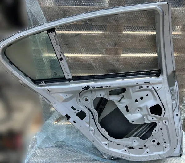 BMW E87 Linker Achterdeur OEM TITANSILBER 354/7 image 6