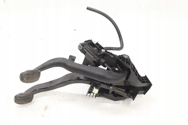 BMW Kupplungspedal OEM 6898135 - Gebraucht image 2