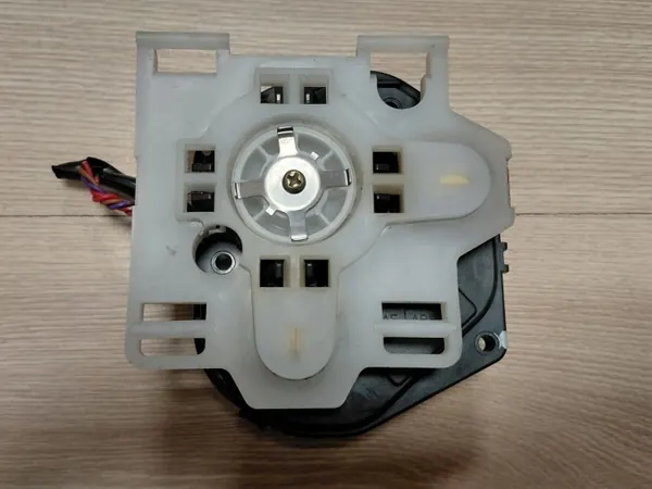 Lexus RX II höger spegelmotor OEM 8-stift image 2