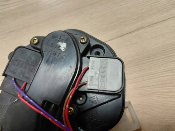 Lexus RX II höger spegelmotor OEM 8-stift image 3