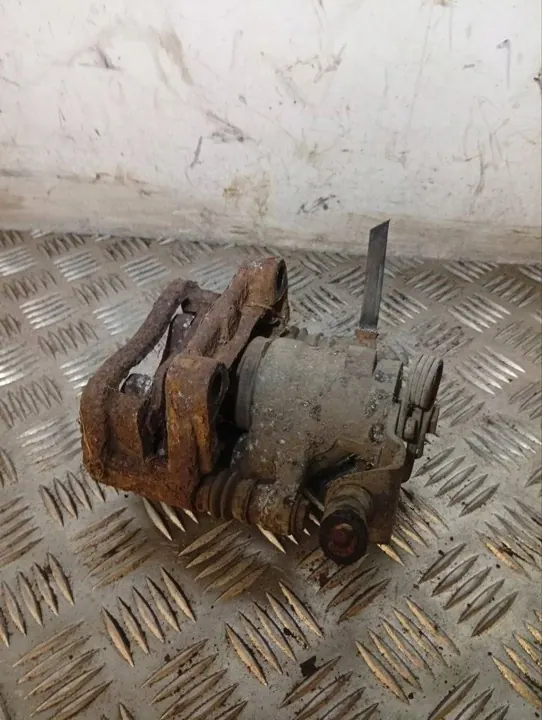 Opel Zafira A 2002 Vasemman Takajarrusatula OEM 93179159 image 3