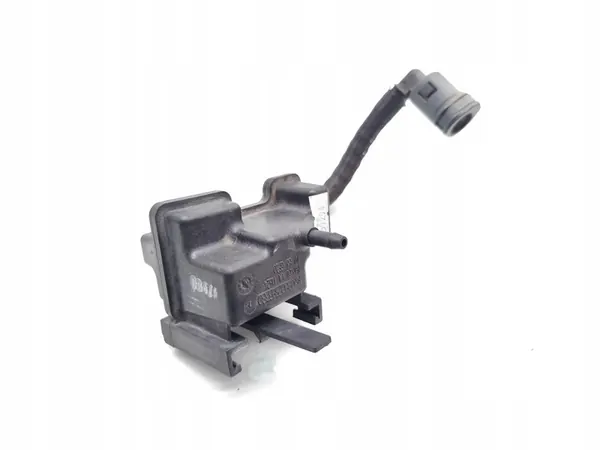 Réservoir d'air Peugeot 308 SW 1.2 THP 130 2015 OEM image 9