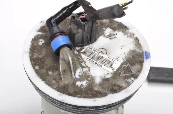 MAZDA 2 DE 1.3 1.5 16V Bomba de combustible ZJ381355XC image 3