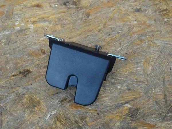 AUDI A1 82A GB Baklucka Lås 2G6827505B image 5