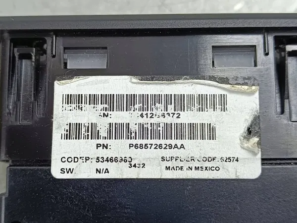 Puerto USB Jeep Grand Cherokee WL OEM 41288372 image 6