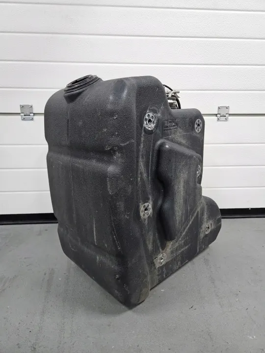 Volvo AdBlue-säiliö OEM 24047273 - Käytetty image 2