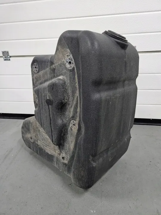 Volvo AdBlue-säiliö OEM 24047273 - Käytetty image 3