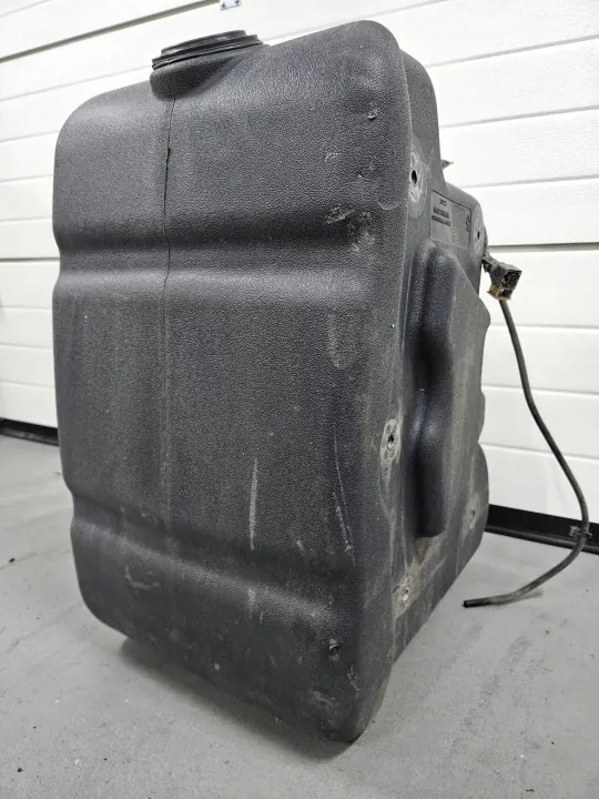 Volvo AdBlue-säiliö OEM 24047273 - Käytetty image 5