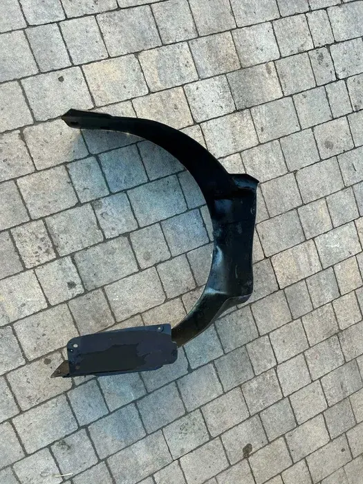 Front Right Wheel Arch 8N0821172B Audi TT image 3