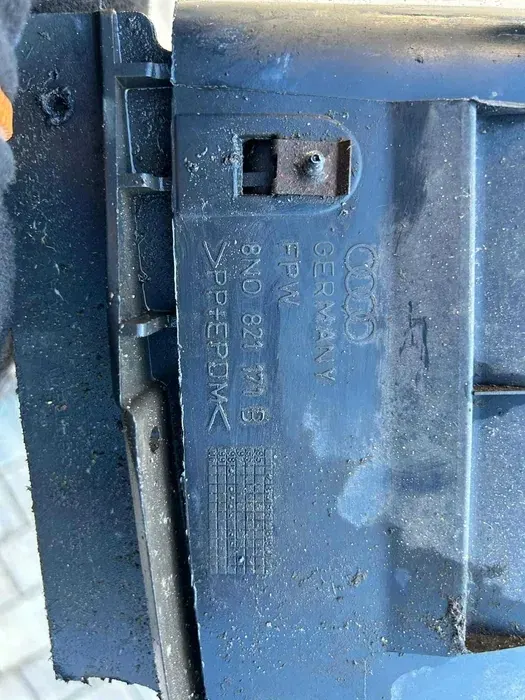 Front Right Wheel Arch 8N0821172B Audi TT image 4