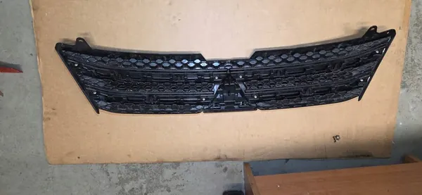 Mitsubishi Eclipse Cross Grill 7450B072 17-21 image 5