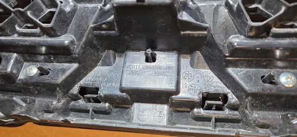 Mitsubishi Eclipse Cross Grill 7450B072 17-21 image 8