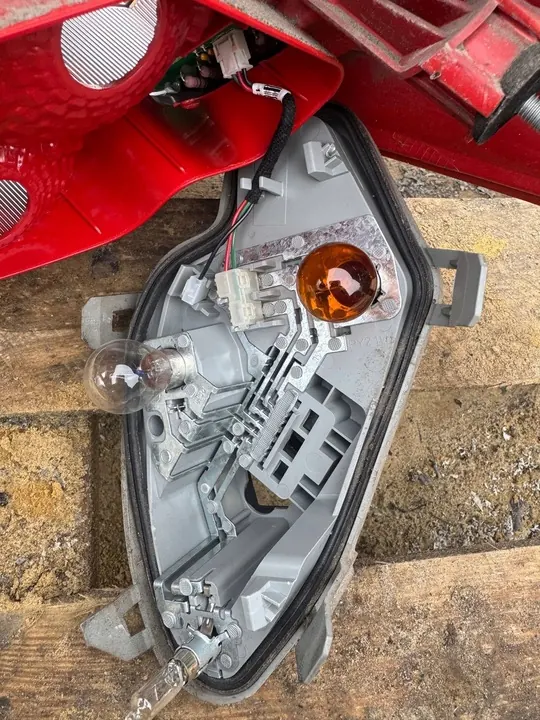 Lámpara Trasera Izquierda PEUGEOT 508 9686293780A image 3