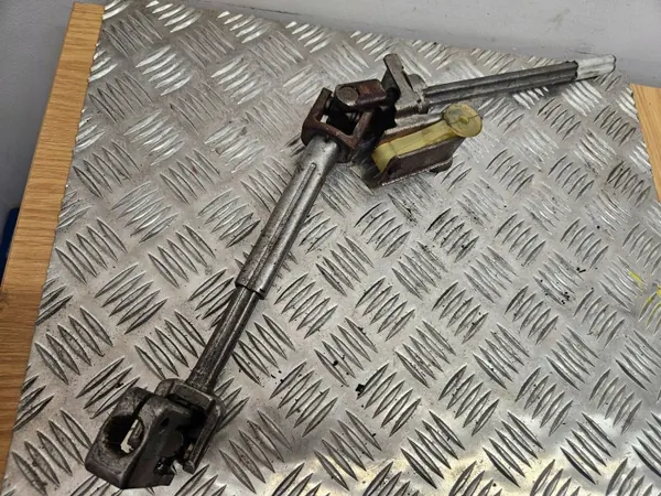 Ohjauspylvään risti OEM 16013 Etu Audi A2 image 3
