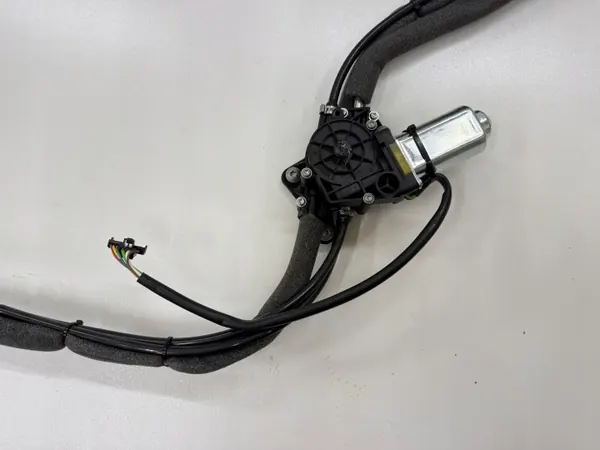 OEM A2218100620 Höger Bakfönsterrulle Mercedes W221 image 4