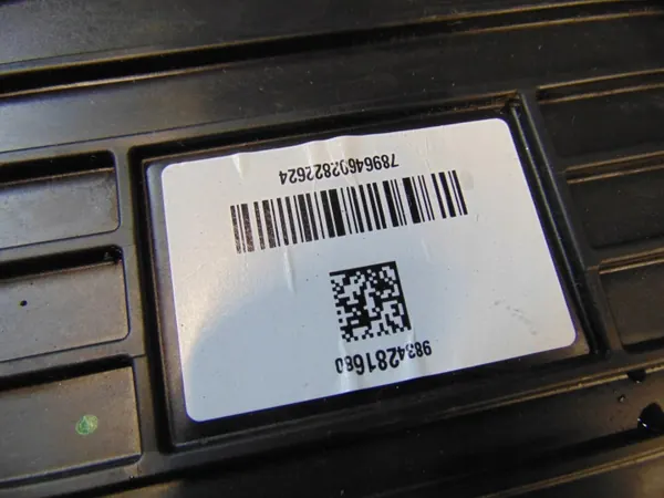 Filtre à charbon OEM 9834281680 pour Opel Astra L image 4