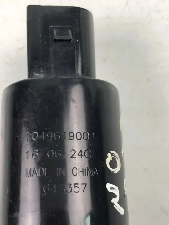 Pompe lave-glace avant OEM 1049619001 Volvo V70 III image 4