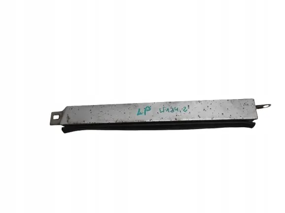 Mercedes E W124 Frontlinke Leuchtenleiste OEM image 2