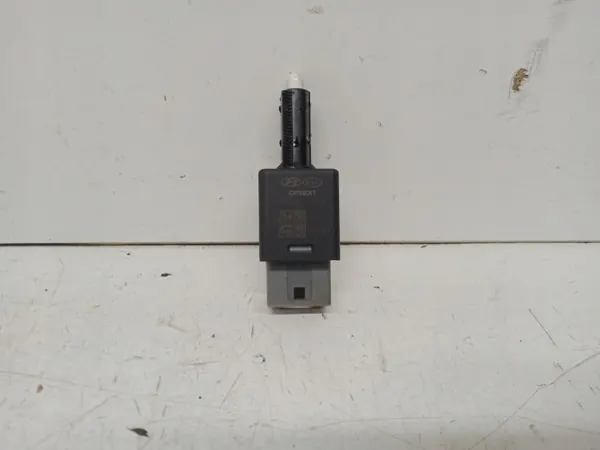 Hyundai Stop-valosensori OEM 93813-3S800 Käytetty image 2
