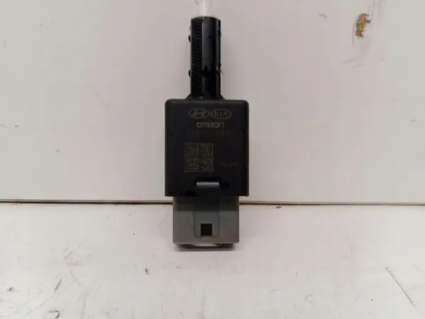 Hyundai Stop-valosensori OEM 93813-3S800 Käytetty image 4
