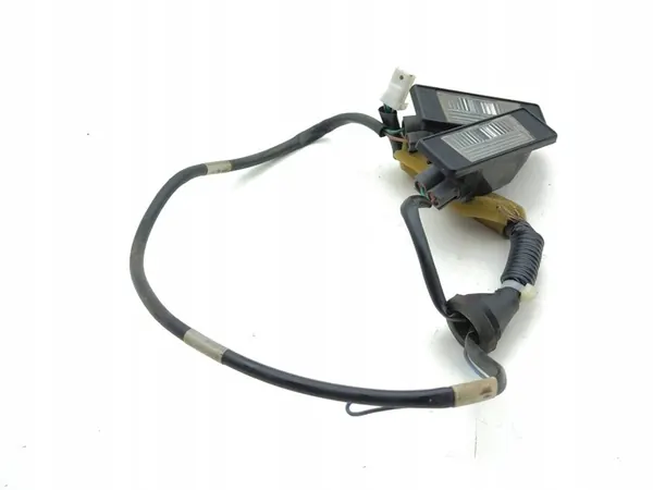 Infiniti Q50 2017 Luz de Placa image 4