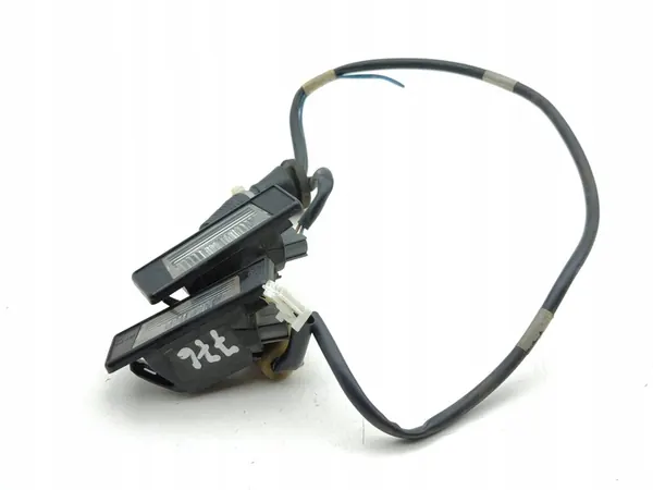 Infiniti Q50 2017 Luz de Placa image 6