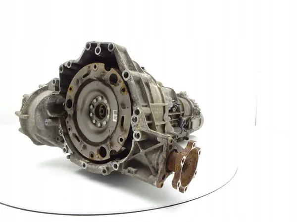 Audi A5 8T LRY Quattro Manuaalivaihteisto 4X4 image 3