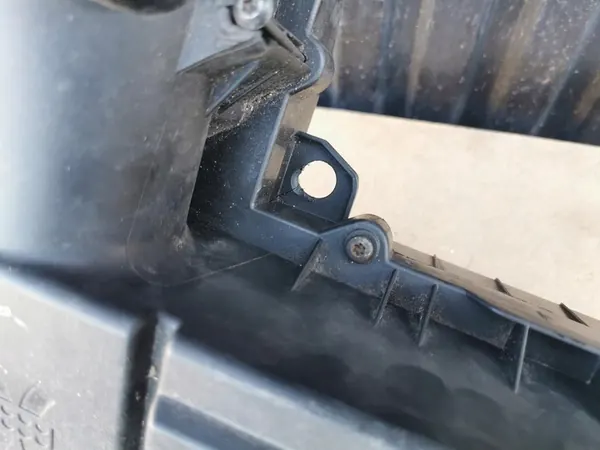 VW PASSAT B6 2.0 TDI Ilmansuodattimen Kotelo 3C0129607AG image 4