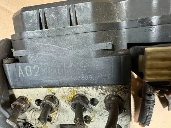MITSUBISHI L200 IV 2.5 DID ABS PUMP MN102452 image 4