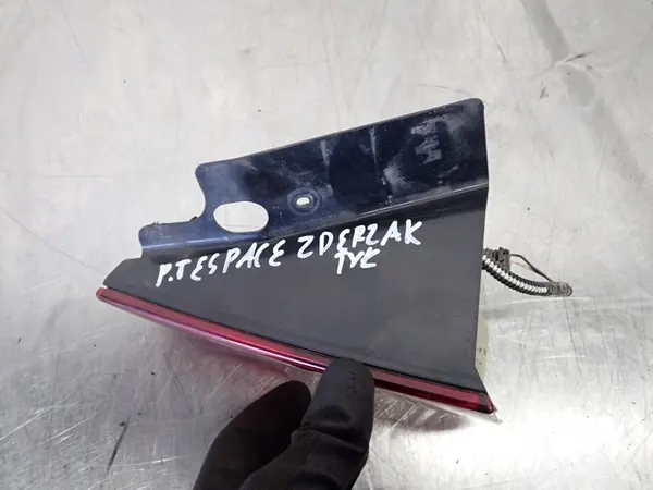 Lanterna Traseira de Neblina Direita Renault Espace 2.0 IV OEM 8200027154 image 2