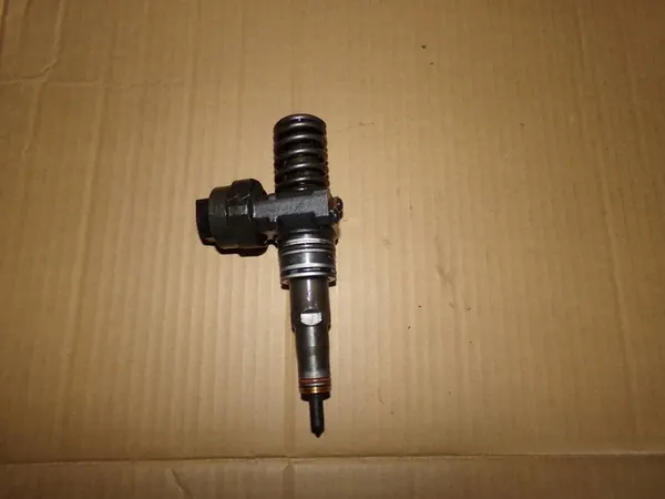 Iniettore VW SEAT SKODA AUDI 1.9TDI 038130073H image 2