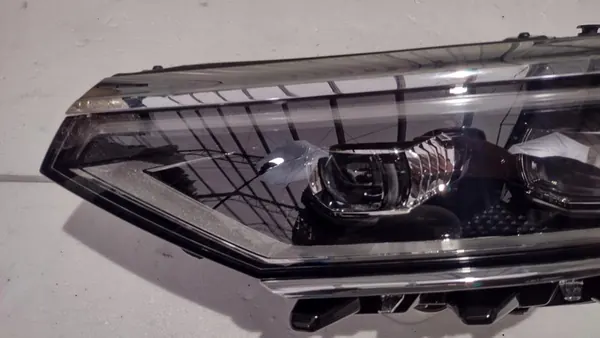 VW Passat B8 Lift Etuvasen ajovalot Full LED IQ Light image 3