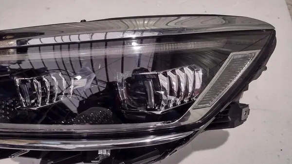 VW Passat B8 Lift Etuvasen ajovalot Full LED IQ Light image 4