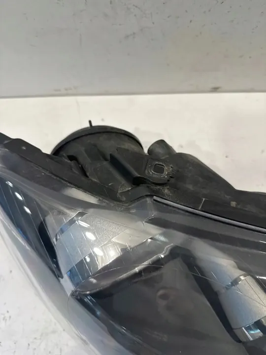 Volkswagen Golf Cross 2009 Farol dianteiro direito OEM 5M1941006B image 3