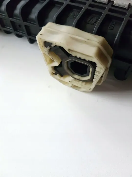 Volkswagen OE 3C0145805AM Motor koelradiator image 4