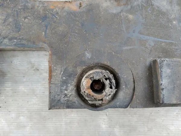 CHRYSLER 300C DODGE CHALLENGER Onderbodbescherming Links Achter 04780809AD image 5