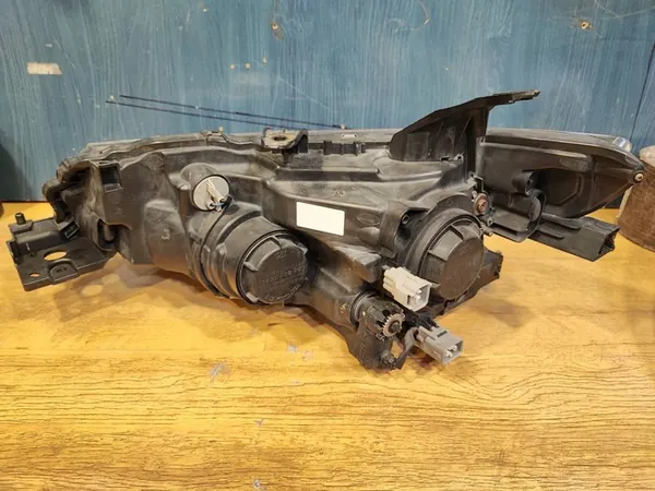 Faros Derecho Mitsubishi Outlander 4B45X-8301C1-98 image 5