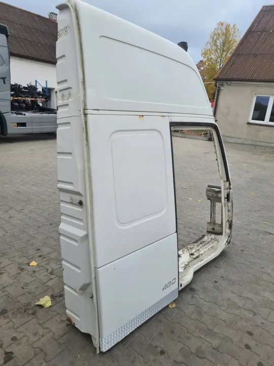 POSZYCIE KABINY VOLVO FH 12 13 XL - Panel Derecho Cabina image 4