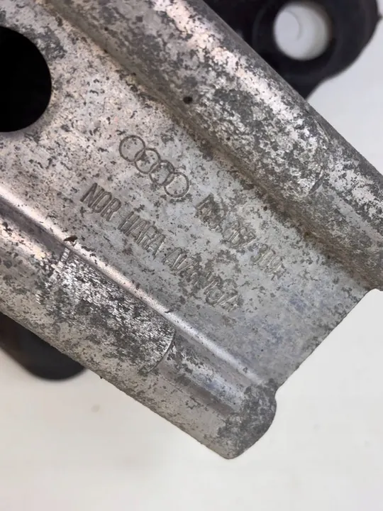 Audi Q7 4L 2009 Takapuskuri Tuki 4L0807309 image 5